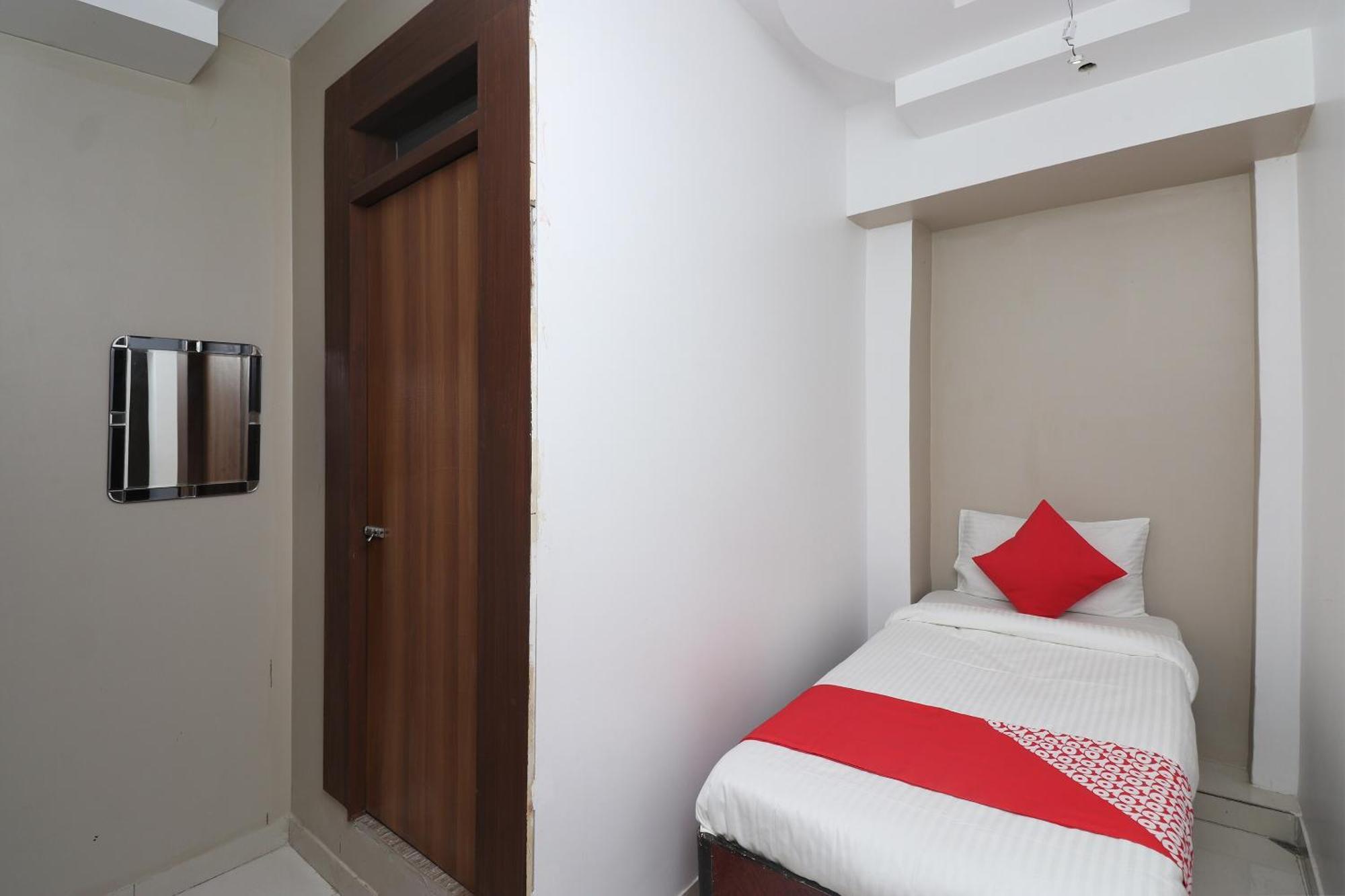 Hotel O Swastik Resort Colonelganj エクステリア 写真