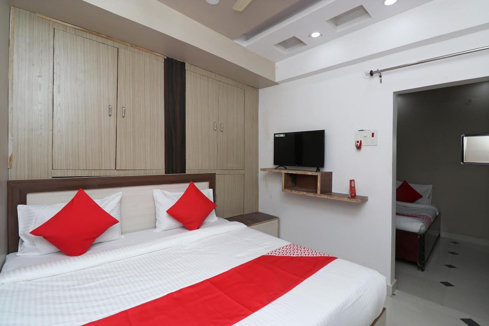Hotel O Swastik Resort Colonelganj エクステリア 写真