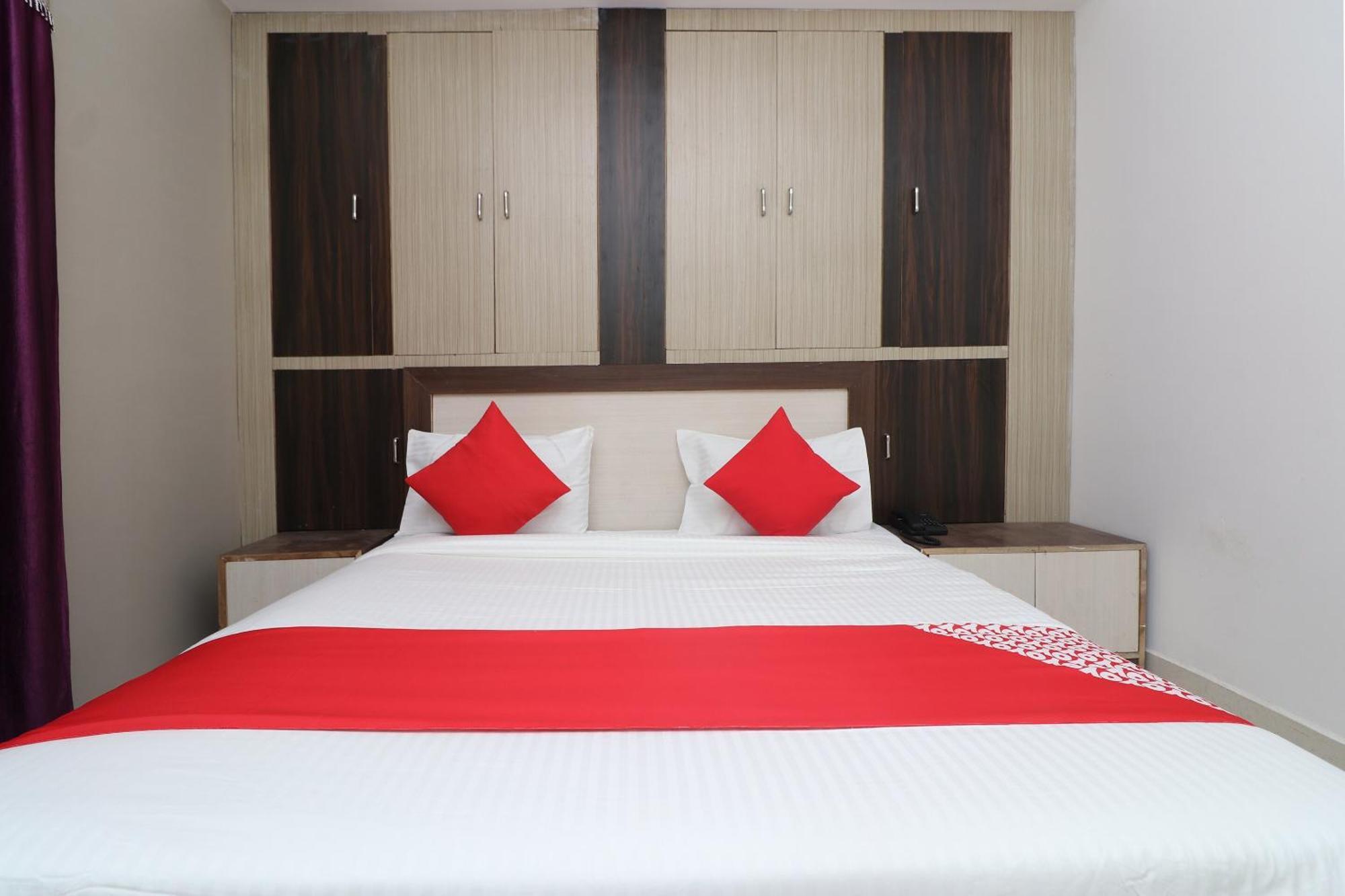 Hotel O Swastik Resort Colonelganj エクステリア 写真